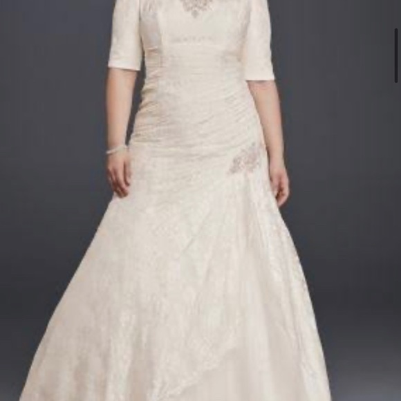 Wedding dress - Picture 3 of 6